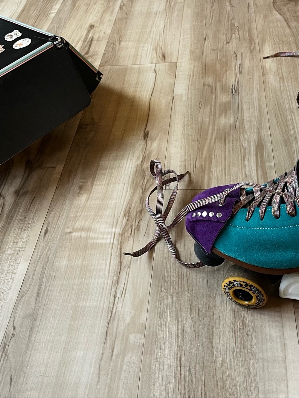 Custom Built Women’s Moxi Jack 🛼 Roller Skates - 6 - Jade - Picture 2 of 6